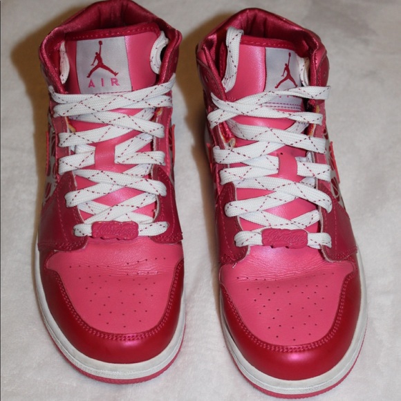 COPY - AIR JORDAN 1 PREMIUM GS 'VALENTINE'S DAY' - Picture 2 of 8